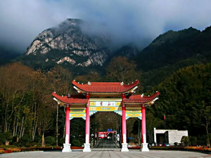 煙雨下游黃山，看別樣景色，南京大展團建圓滿結(jié)束